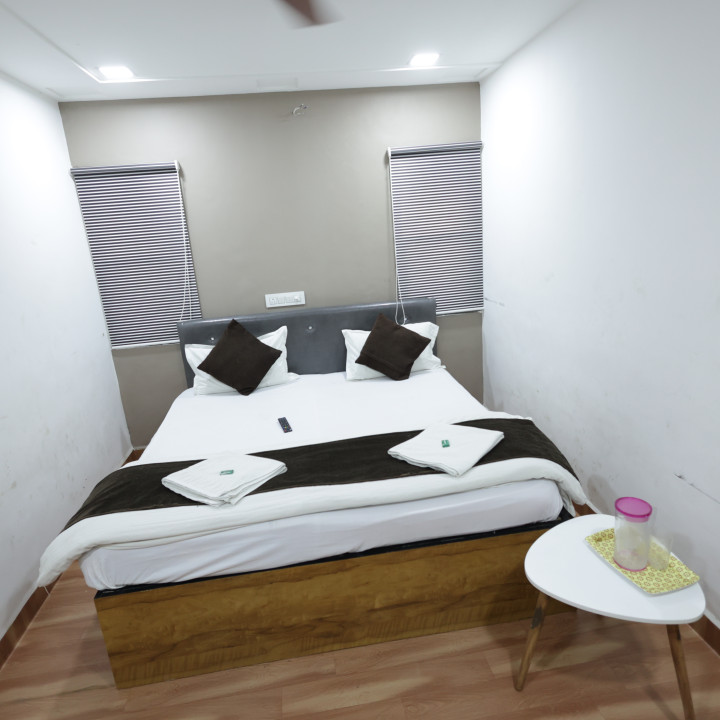 Economy Rooms